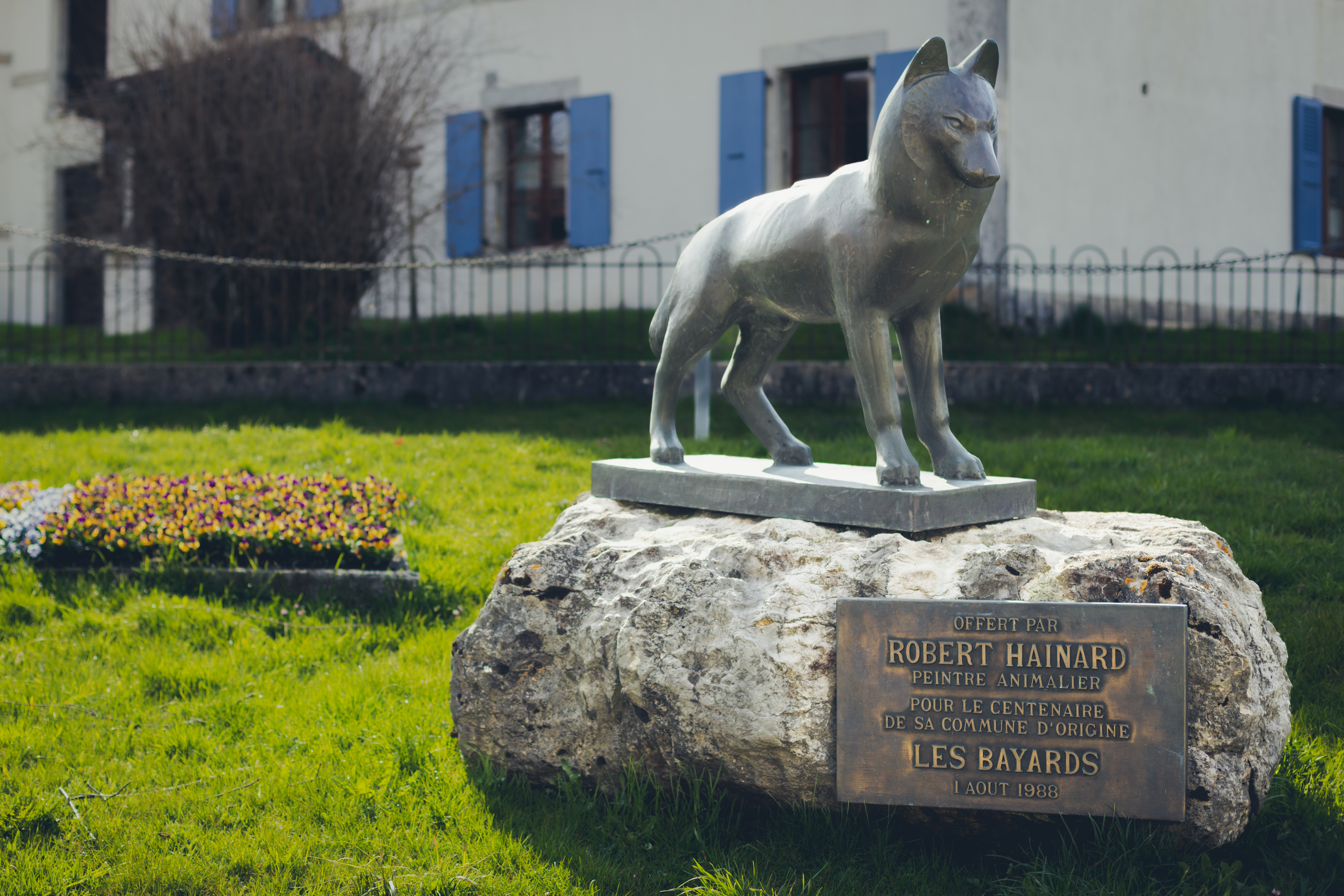 La culture au Val-de-Travers 2023 Loup en bronze des Bayards